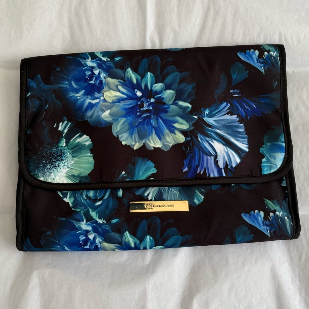 New Blue Floral Hanging Travel Organizer